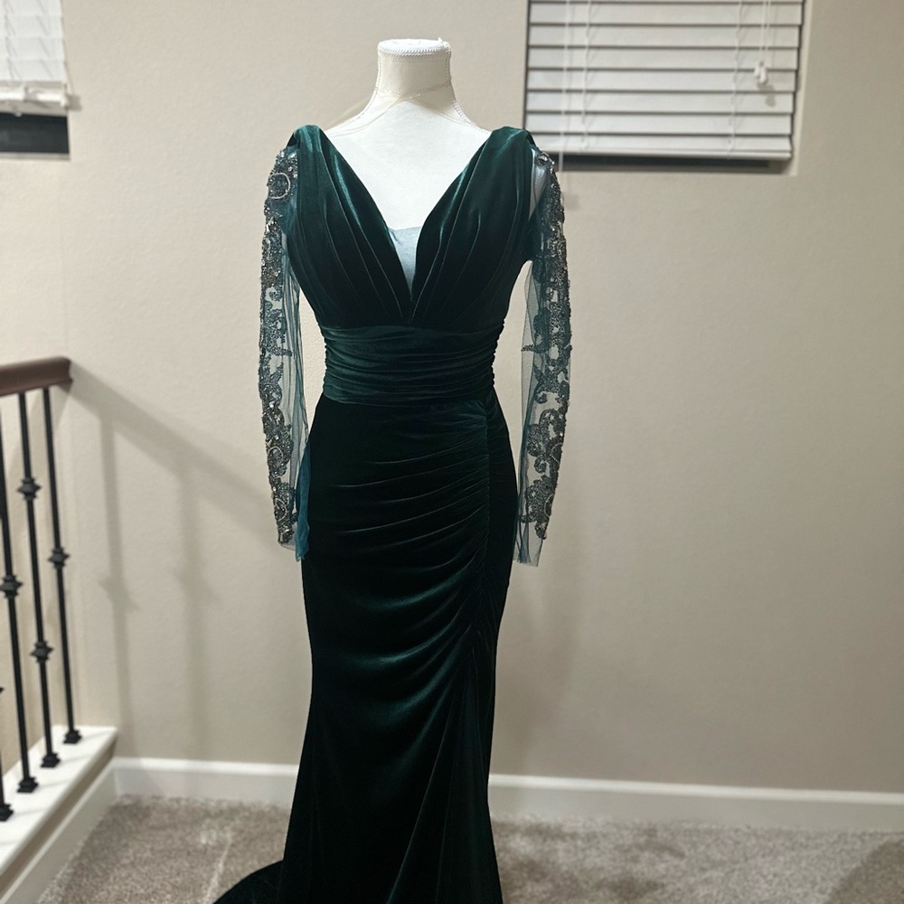 Elegant Green Evening Gown Sexy Mermaid Long Sleeve embroidered prom dress